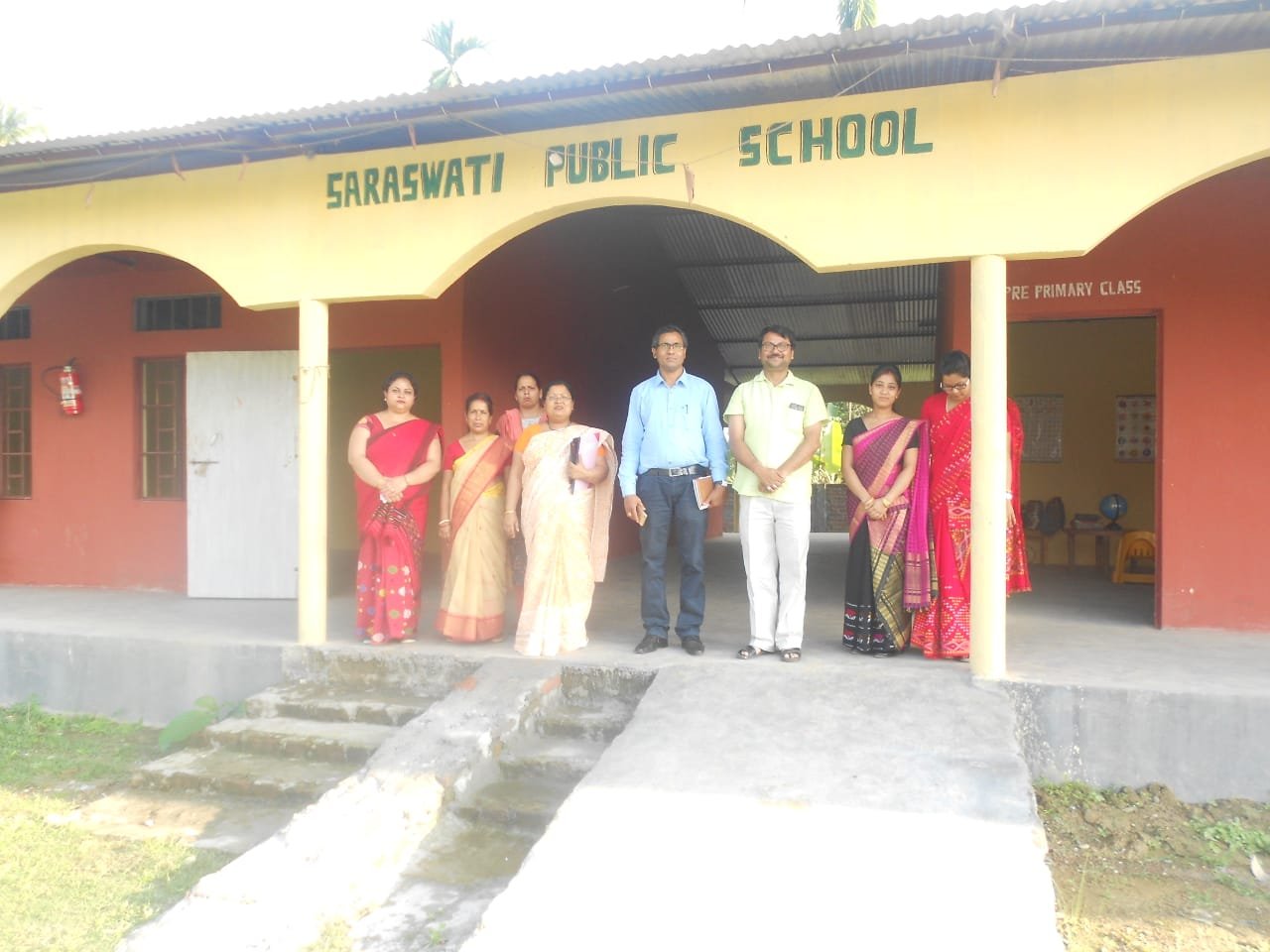 Students learning together at Saraswati Public School